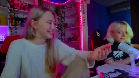 Snapshot of holy_mistresss chatting on October 22, 10:09 am holy_mistresss online show from October 22, 10:09 am