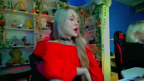 Snapshot of holy_rumi chatting on October 31, 10:52 am Rumi online show from October 31, 10:52 am