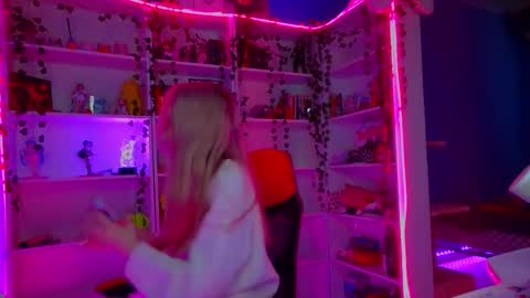 Snapshot of holy_rumi chatting on September 27, 10:44 am Rumi online show from September 27, 10:44 am