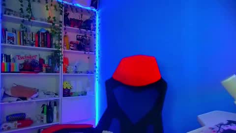 Snapshot of holy_rumi chatting on September 20, 9:51 am Rumi online show from September 20, 9:51 am