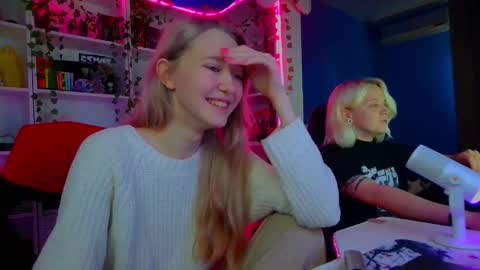 Snapshot of holy_rumi chatting on October 22, 10:09 am Rumi online show from October 22, 10:09 am