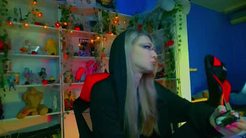 Snapshot of holy_rumi chatting on November 1, 11:36 am Rumi online show from November 1, 11:36 am