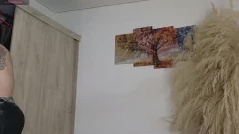 Snapshot of holybeauty_ chatting on October 28, 2:23 pm Jam online show from October 28, 2:23 pm