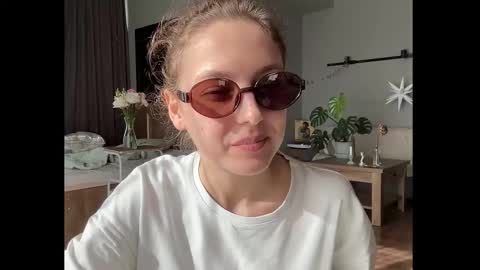 Snapshot of holydori chatting on October 23, 10:54 am dori not holy get my tg channel with link from description under last photo online show from October 23, 10:54 am