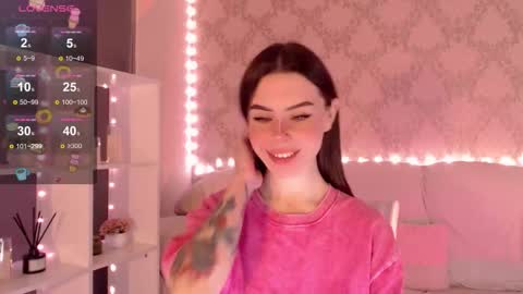 Snapshot of holymiax chatting on October 19, 3:52 am Mia online show from October 19, 3:52 am