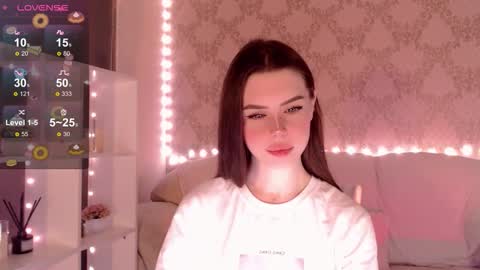 Snapshot of holymiax chatting on October 22, 3:44 am Mia online show from October 22, 3:44 am