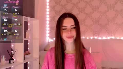 Snapshot of holymiax chatting on October 5, 4:06 am Mia online show from October 5, 4:06 am