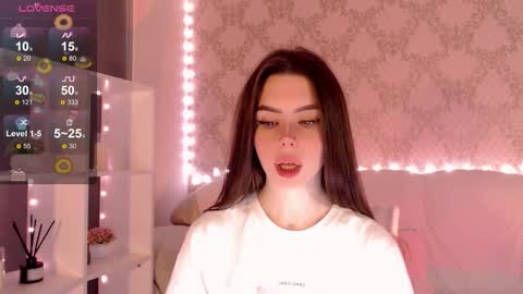 Snapshot of holymiax chatting on October 7, 4:17 am Mia online show from October 7, 4:17 am