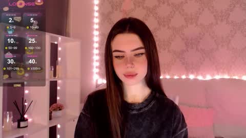 Snapshot of holymiax chatting on October 17, 3:32 am Mia online show from October 17, 3:32 am