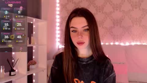 Snapshot of holymiax chatting on October 1, 3:11 am Mia online show from October 1, 3:11 am