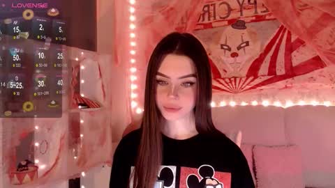 Snapshot of holymiax chatting on November 2, 5:11 am Mia online show from November 2, 5:11 am