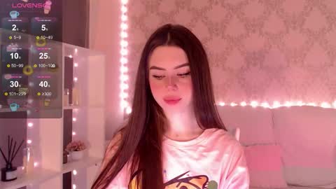 Snapshot of holymiax chatting on October 23, 3:56 am Mia online show from October 23, 3:56 am