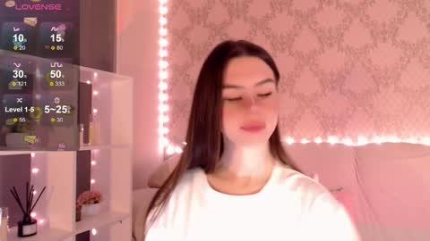 Snapshot of holymiax chatting on October 18, 3:42 am Mia online show from October 18, 3:42 am