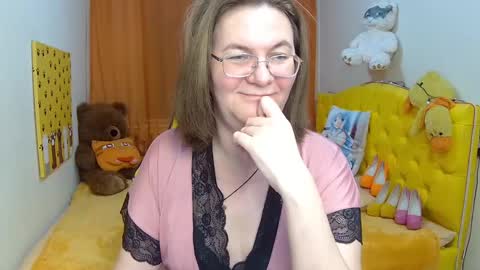 holymilfa online show from February 1, 5:37 pm