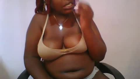 Snapshot of honey_beb chatting on October 4, 11:16 am honey_beb online show from October 4, 11:16 am