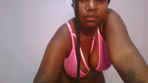 Snapshot of honey_beb chatting on October 28, 5:57 am honey_beb online show from October 28, 5:57 am