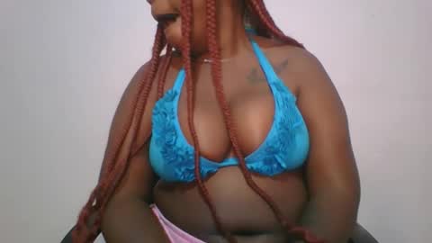 Snapshot of honey_beb chatting on October 1, 9:20 pm honey_beb online show from October 1, 9:20 pm