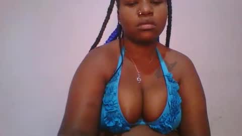 Snapshot of honey_beb chatting on November 1, 6:28 am honey_beb online show from November 1, 6:28 am