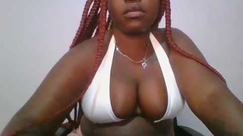 Snapshot of honey_beb chatting on October 5, 11:37 am honey_beb online show from October 5, 11:37 am