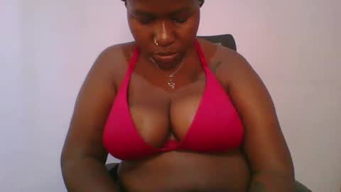 Snapshot of honey_beb chatting on October 3, 11:04 am honey_beb online show from October 3, 11:04 am