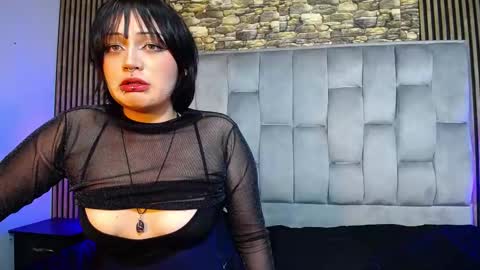 Snapshot of honey_dark chatting on December 4, 3:48 am Honney online show from December 4, 3:48 am