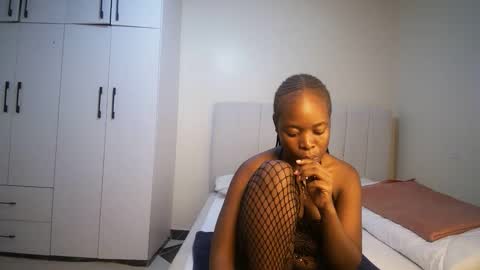 honey drop online show from April 5, 1:43 pm