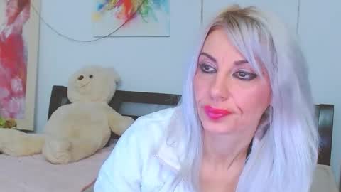 honey_lara online show from February 2, 12:09 am