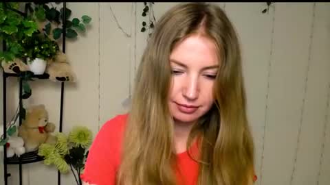 Lily online show from July 11, 8:03 am