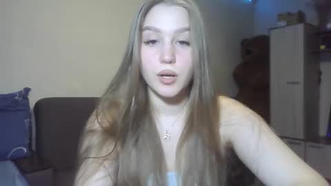 Snapshot of honey_lolaaa chatting on October 20, 2:09 pm honey_lolaaa online show from October 20, 2:09 pm