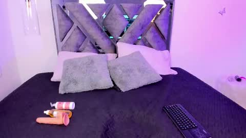 Honey  online show from November 5, 8:58 pm