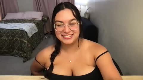 Tia online show from September 24, 11:26 pm