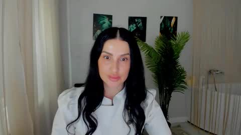 Jacqueline online show from May 11, 7:32 am