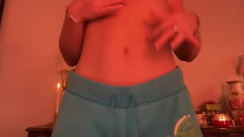 honeybun_z online show from November 18, 1:23 pm