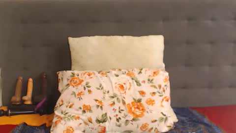 Snapshot of honeydropsxx2 chatting on October 15, 1:41 am honeydropsxx2 online show from October 15, 1:41 am