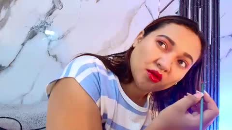 HONEY HIPS online show from July 11, 12:16 pm