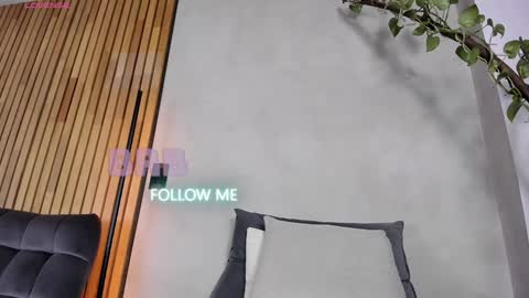 Sofia independent model online show from December 27, 11:17 am