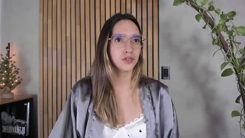 Sofia independent model online show from December 8, 10:41 am