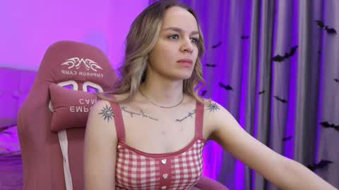 honeyshhh online show from October 22, 1:38 pm