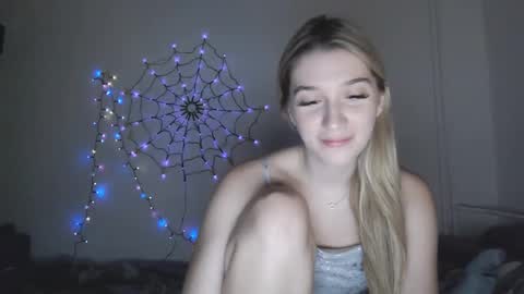 honeyveil online show from November 20, 3:35 pm