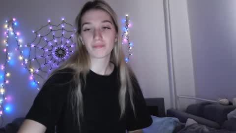 honeyveil online show from November 16, 1:00 pm