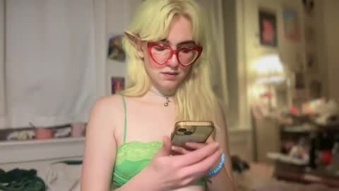 Emi Rose online show from September 26, 7:39 am