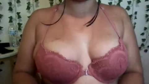 honeyyy89 online show from September 17, 4:43 am