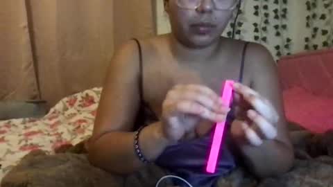 honeyyy89 online show from December 23, 3:21 am