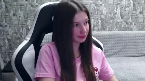 Nancy online show from December 13, 3:11 pm