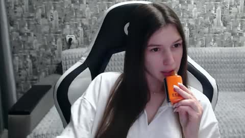 Nancy online show from February 19, 2:12 pm