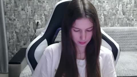 Nancy online show from December 18, 12:51 pm