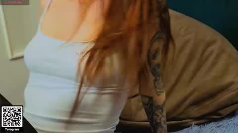 the perfectgirl online show from March 1, 10:09 pm