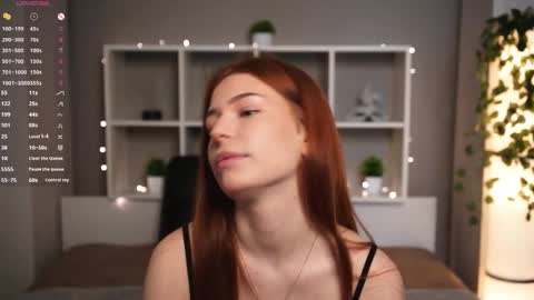 honneybunneey online show from October 30, 7:22 am