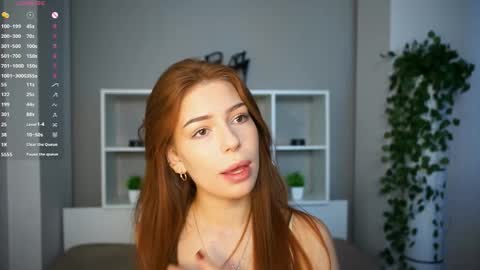 honneybunneey online show from October 27, 6:09 am