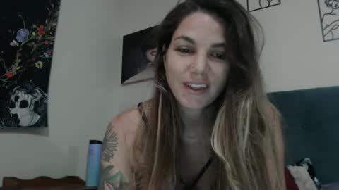 HoodHippy online show from October 26, 5:03 am